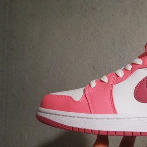 Jordan 1 Mid Valentine's Day (2023) DQ8423-616
